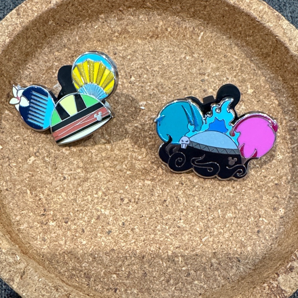 2 ear hats hidden Mickey wave B pins 
Mulan and Hades